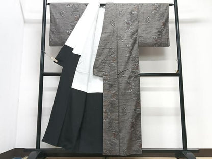 平和屋着物■上質な紬　舞蝶文　正絹　逸品　CABN2205xe