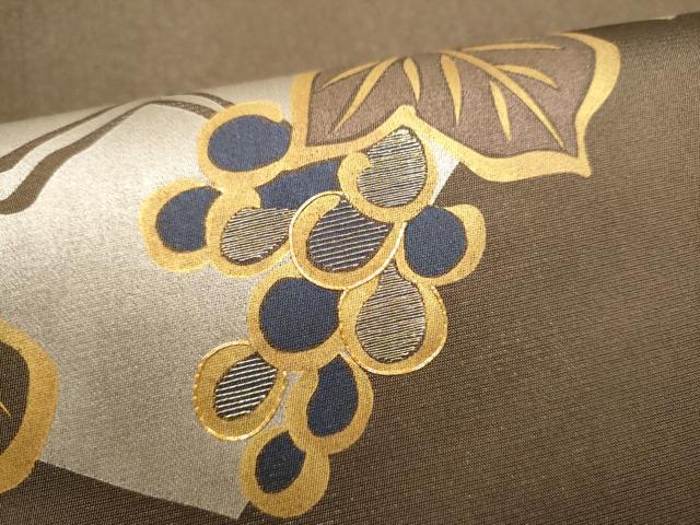 平和屋着物●太鼓柄袋帯　駒刺繍　葡萄蔦の葉文　金彩　金通し地　正絹　逸品　CABN2413hy