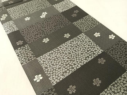 平和屋着物●西陣　荒塚一三作　伝統工芸士　和田正勝　全通柄袋帯　市松舞桜　証紙付き　正絹　逸品　CABN2897vp
