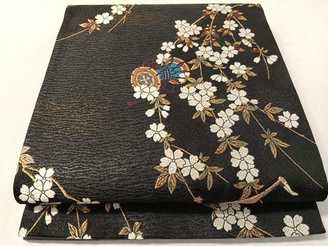 平和屋着物●染色作家　草野一騎　六通柄袋帯　唐織　枝垂れ桜楽器文　黒地　金糸　正絹　逸品　CABN3010vp