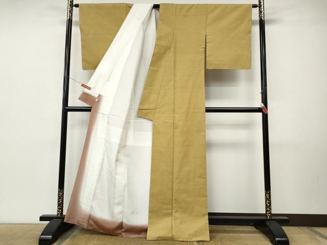平和屋着物●結城紬　色無地　芥子色　松坂屋扱い　正絹　逸品　未使用　CABN4852ut