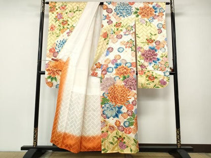 平和屋着物●豪華振袖　駒刺繍　舞花文　金彩　正絹　逸品　CABN4861ut