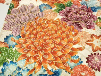 平和屋着物●豪華振袖　駒刺繍　舞花文　金彩　正絹　逸品　CABN4861ut