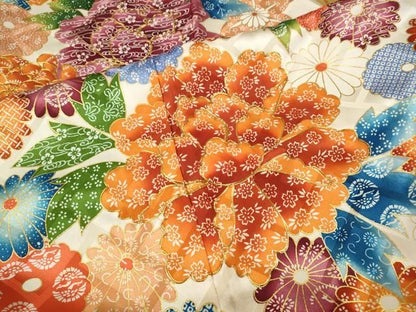 平和屋着物●豪華振袖　駒刺繍　舞花文　金彩　正絹　逸品　CABN4861ut