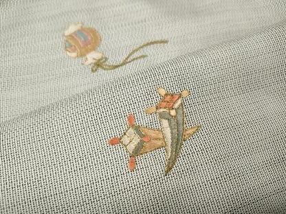 平和屋着物●訪問着　本場大島紬　総刺繍　宝尽くし文　金糸　中昌紬織物謹製　証紙付き　仮絵羽　正絹　逸品　未使用　CABN4897ut