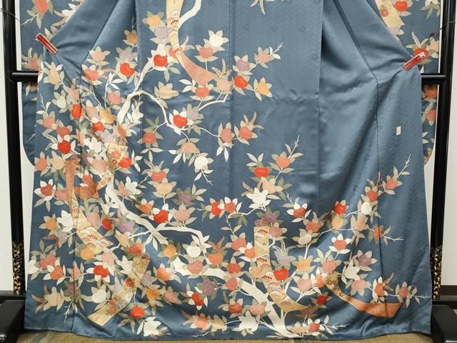 平和屋着物●十日町老舗ブランド　吉澤友禅　吾妻徳穂　振袖・長襦袢セット　駒刺繍　短冊枝橘文　金彩　正絹　逸品　CABN5144ut