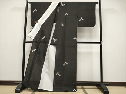 平和屋着物＊夏物　紗紬　幾何学文様　黒地　正絹　逸品　未使用　CABN5862tx