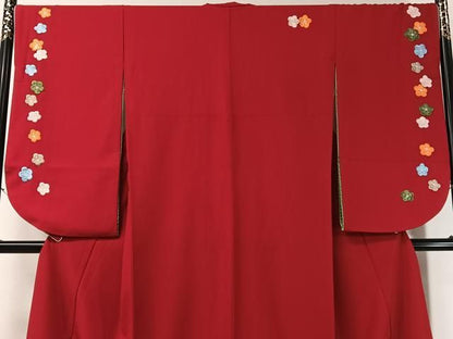 平和屋着物●世界的ファッションデザイナー　山本寛斎　kansaiブランド　小振袖　刺繍　梅花文　緋色　洗える着物　CABN6017vp