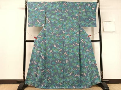 平和屋着物●上質な小紋　ろうけつ染め　草花文　鬼しぼ縮緬　正絹　逸品　CABN6046vp