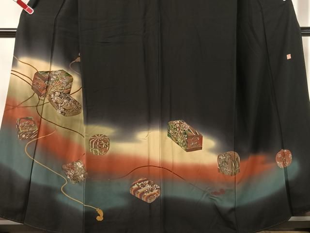平和屋着物●越後染印傳　根津青宗　黒留袖　文箱花文　暈し染め　金彩　正絹　逸品　CABN6062vp