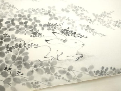 平和屋着物●塩瀬　九寸名古屋帯　手描き　兎　枝葉文　正絹　逸品　CABN8386hy