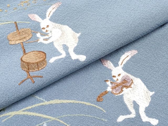 平和屋本店■極上　訪問着　総刺繍　兎　演奏　金糸　勿忘草色地　逸品　CYAA0782s4