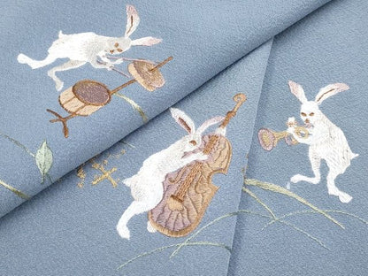 平和屋本店■極上　訪問着　総刺繍　兎　演奏　金糸　勿忘草色地　逸品　CYAA0782s4