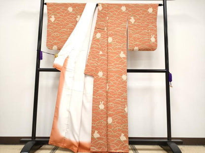 平和屋本店●極上 人形作家・ホリヒロシ 付下げ 雪芝 兎 鬼しぼ縮緬 煉瓦色地 逸品 CYAA1050s5