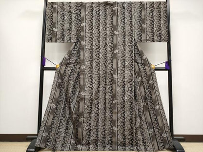 平和屋本店●極上 本場大島紬 泥染め 十八算 12マルキ 舞桜 永長織物謹製 証紙・鑑定書付き 逸品 CYAA1210s5