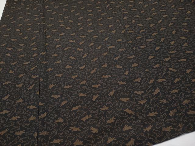 平和屋本店●極上 お召 跳兎 黒地 逸品 CYAA2042s5