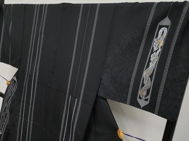 平和屋本店●極上　男性 西陣 訪問着 純金箔五倍厚 金彩織お召 倶梨伽羅龍 監修 筑前織物 綵巧 黒地 金銀彩 証紙・反端付 逸品 CYAA5092s6