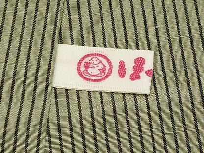 平和屋本店●極上　本場結城紬　重要無形文化財　100亀甲　雲取り枝椿文　井上商事謹製　ほていや扱い　証紙付き　逸品　CYAA4303s6