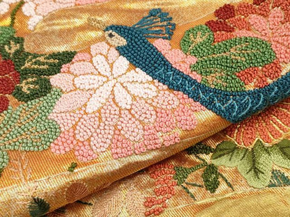 平和屋本店■極上　中国三大刺繍　相良刺繍　駒刺繍　色打掛 和装 婚礼 結婚式 花嫁 神社挙式　唐織　孔雀草花文　金糸　逸品　CYAA2220s5