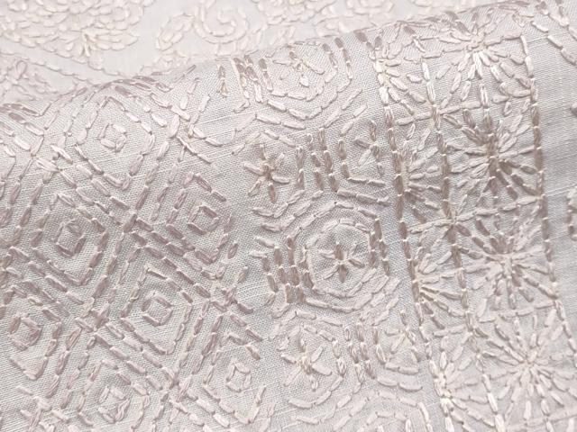 平和屋本店■極上　結城紬　総刺繍　刺し子　背抜き仕立て　切嵌吉祥花唐草文　鴇鼠色地　証紙付き　逸品　未使用　CYAA2457s5