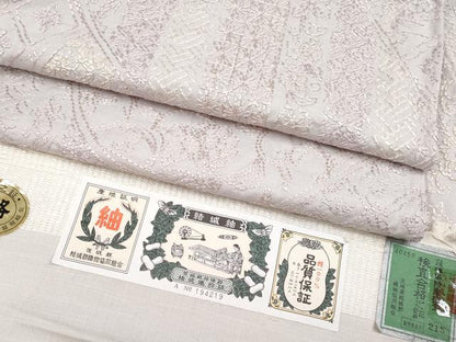 平和屋本店■極上　結城紬　総刺繍　刺し子　背抜き仕立て　切嵌吉祥花唐草文　鴇鼠色地　証紙付き　逸品　未使用　CYAA2457s5
