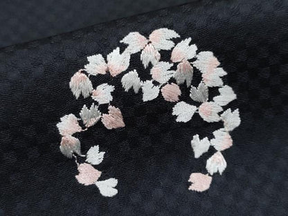 平和屋本店●極上 小紋 総刺繍 舞花びら 黒地 逸品 未使用 CYAA2490s5
