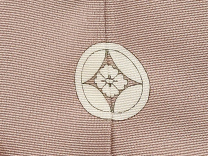 平和屋本店■極上　創業460年・千總　色留袖　駒刺繍　貝桶桧扇吉祥文　金彩　薄柿色地　小田急百貨店扱い　逸品　CYAA2627s5