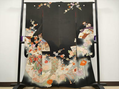 平和屋着物■極上　アンティーク　大正ロマン　振袖　駒刺繍　地紙貝桶草花文　暈し染め　黒地　金糸　逸品　CYAA2881s5