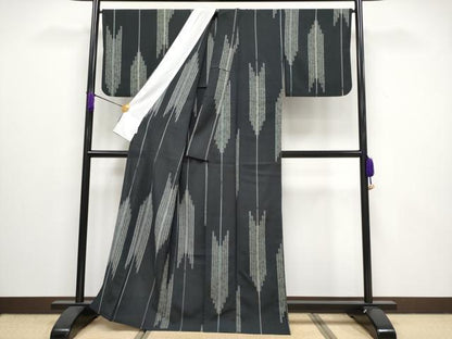 平和屋着物∴極上 夏物 撫松庵 小紋・浴衣兼用 セオアルファ 矢羽根文 蝋色地 洗える着物 逸品 CYAA3111s5