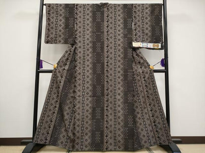 平和屋本店■極上　本場大島紬　現代龍郷絣　7マルキ　泥染め　菱繋ぎ　岡江織物謹製　証紙付き　逸品　CYAA3274s5