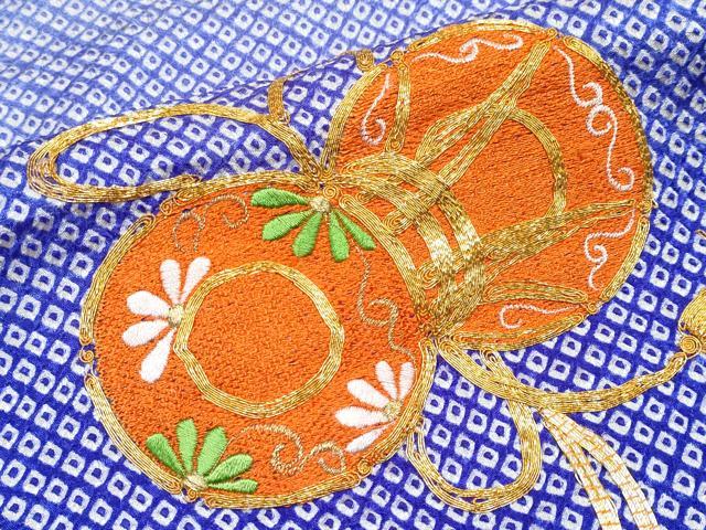 平和屋着物■極上　七五三　女の子　7歳　祝着・袋帯セット　駒刺繍　絞り　鼓草花文　逸品　CYAA3308s5