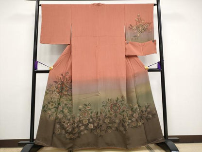 平和屋着物●極上　中国三大刺繍　スワトウ刺繍　総刺繍　訪問着　正倉院枝花文　暈し染め　金糸　反端付き　逸品　未使用　CYAA3344s5