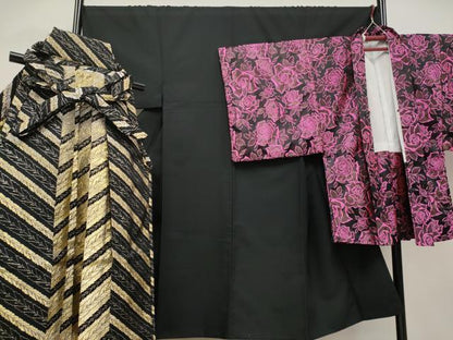 平和屋本店■極上　男性　色無地　紋付き羽織・行灯袴セット　キングサイズ　舞台衣装　黒地　羽織：バラ　洗える着物　CYAA3479s5