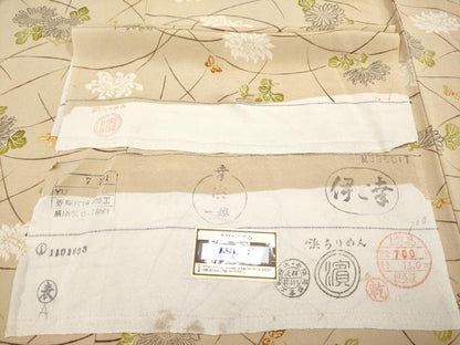 平和屋本店●極上　銀座　志ま亀　小紋　舞蝶枝菊文　香色地　伊と幸　反端・たとう紙付き　逸品　未使用　CYAA5055s6