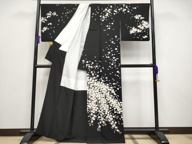 平和屋着物●極上　訪問着　作家物　駒刺繍　舞桜　黒地　金彩　逸品　CYAA3856s5