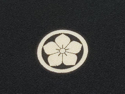 平和屋着物●極上 創業460年・千總 黒留袖 駒刺繍 御所車飛鶴花文 金彩 三越扱い 逸品 CYAA3941s5