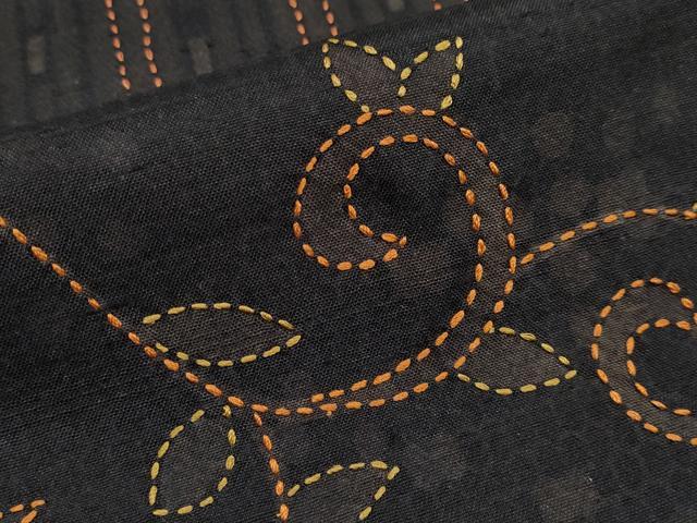 平和屋着物●極上　紬　創作工芸　総刺繍　総刺し子　唐草文　黒地　反端付き　逸品　CYAA4017s6