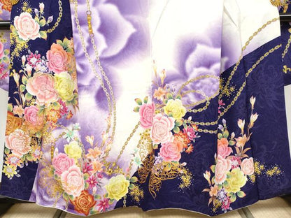 平和屋着物●極上　振袖　刺繍　花蝶文　暈し染め　銀通し地　逸品　CYAA4044s6