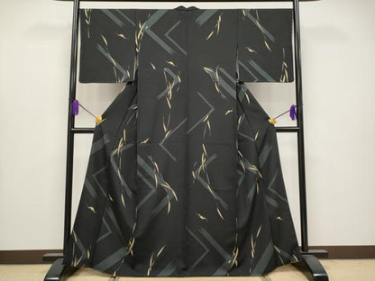 平和屋着物●極上　紬　背抜き仕立て　コウモリ　笹　黒地　金彩　逸品　未使用　CYAA4065s6