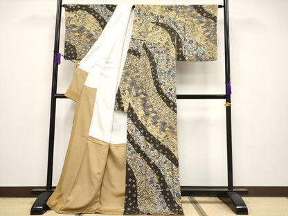 平和屋着物●極上　江戸紅型　五味桂子　訪問着　型染め　松竹梅花文　鬼しぼ縮緬　榛色地　逸品　CYAA4103s6