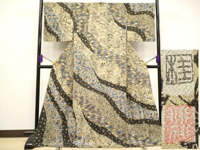 平和屋着物●極上　江戸紅型　五味桂子　訪問着　型染め　松竹梅花文　鬼しぼ縮緬　榛色地　逸品　CYAA4103s6