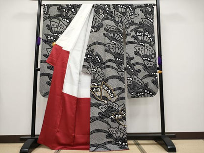 平和屋着物●極上　振袖　駒刺繍　絞り　舞蝶文　黒地　逸品　CYAA4106s6