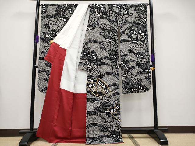 平和屋着物●極上　振袖　駒刺繍　絞り　舞蝶文　黒地　逸品　CYAA4106s6