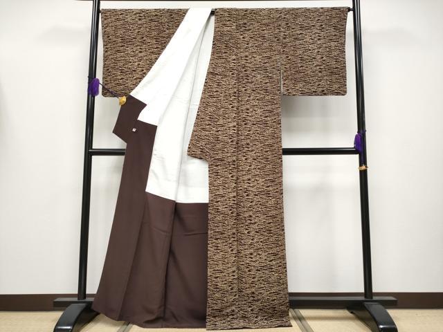 平和屋本店●極上　浦野理一　小紋　敷松葉　鬼しぼ縮緬　鉄黒色地×薄黄色　逸品　未使用　CYAA4140s6