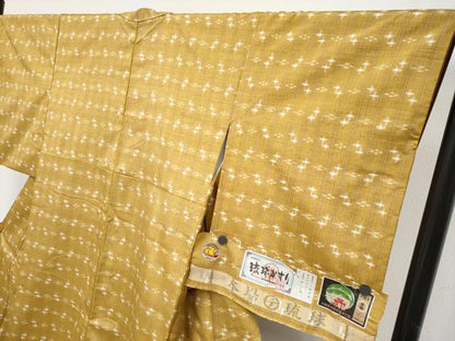 平和屋本店●極上 本場琉球絣 手織 大城誠光作 黄土色地 証紙付き 逸品 CYAA4163s6