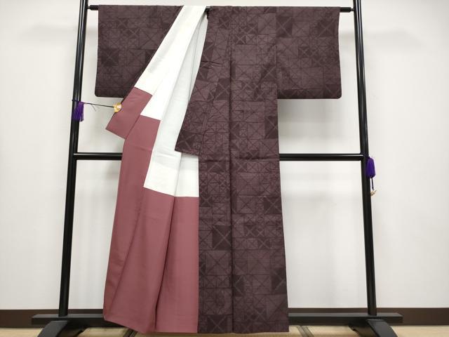 平和屋着物●極上　本場結城紬　重要無形文化財　80亀甲　変わり格子　黒鳶色地　逸品　CYAA4201s6