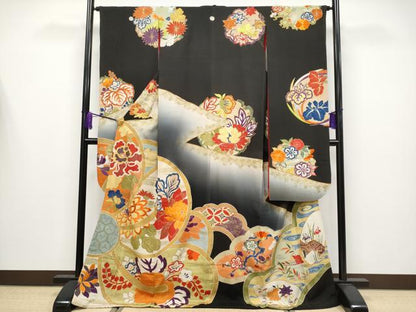 平和屋着物●極上　アンティーク　大正ロマン　振袖　駒刺繍　草花文　暈し染め　黒地　金彩　逸品　CYAA4237s6