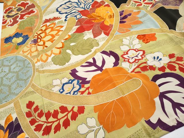 平和屋着物●極上　アンティーク　大正ロマン　振袖　駒刺繍　草花文　暈し染め　黒地　金彩　逸品　CYAA4237s6