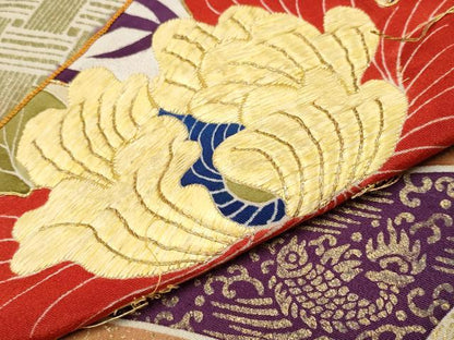 平和屋着物●極上　アンティーク　大正ロマン　振袖　駒刺繍　草花文　暈し染め　黒地　金彩　逸品　CYAA4237s6