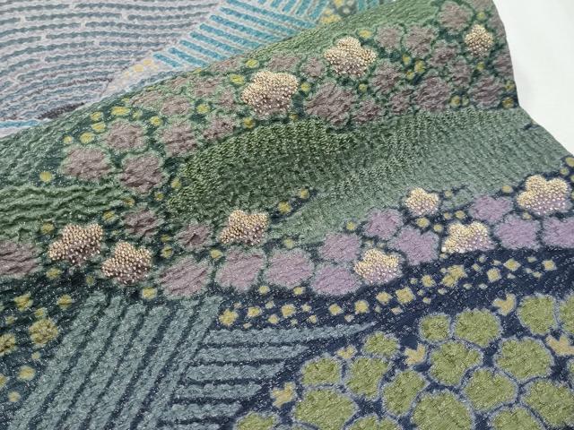 平和屋着物●極上　十日町　名門　滝泰謹製　太鼓柄袋帯　相良刺繍　おぼろ染　襲絞り　舞花文　銀通し地　逸品　未使用　CYAA4244s6